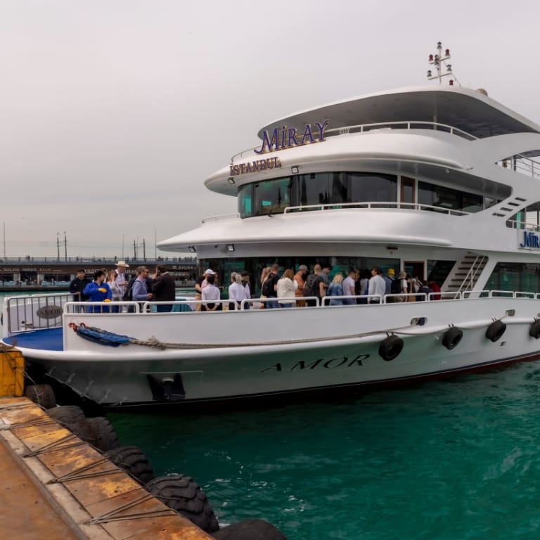 Bosphorus Cruise with Open Buffet Lunch  Kabatas Port