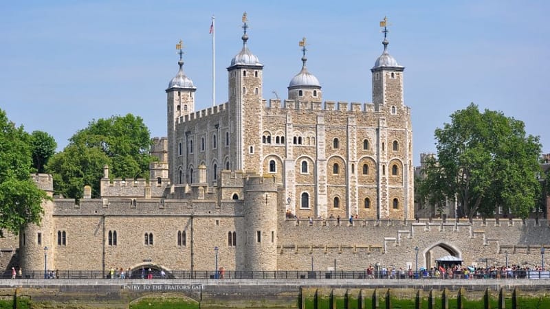 The Tower of London & See 30+ London Top Sights Sightseeing and Tours Ritz Hotel (W1J 9BR) - Image 2